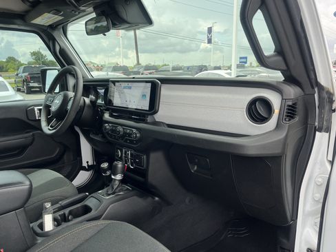 Used 2024 Jeep Wrangler Unlimited Sport AWD/4WD image 15
