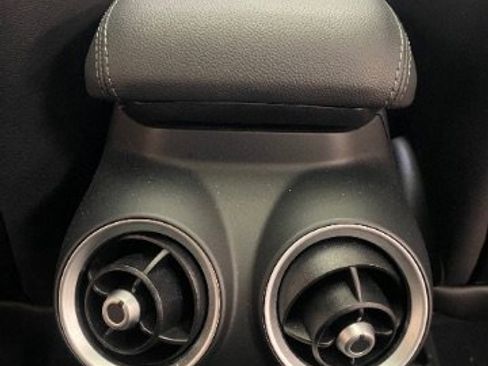 Used 2023 Alfa Romeo Stelvio Estrema image 26