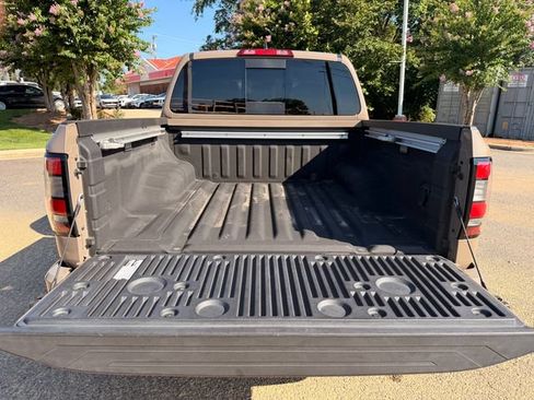 Used 2023 Nissan Frontier PRO-4X w/ Pro-4X Premium Package AWD/4WD image 11