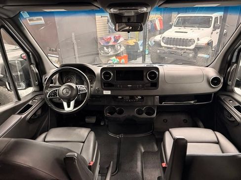 Used 2022 Mercedes-Benz Sprinter 2500 image 16