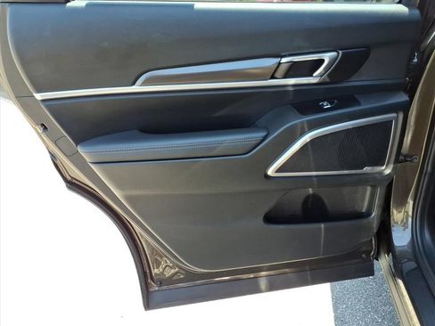 Used 2025 Kia Telluride S FWD image 25