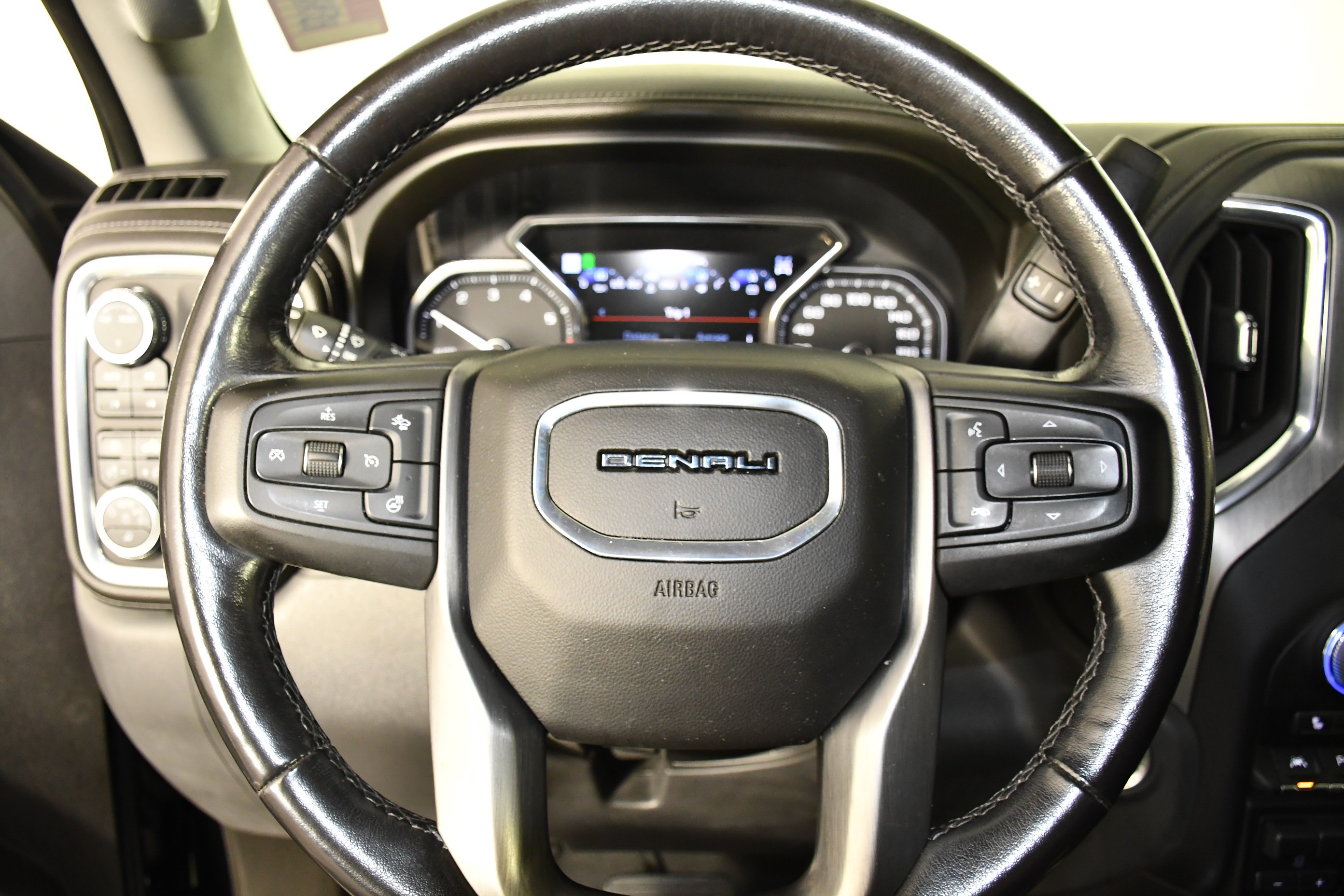 Used 2021 GMC Sierra 1500 Denali w/ Technology Package AWD/4WD image 20