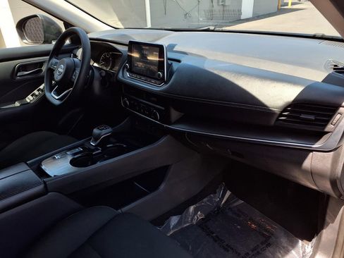 Used 2024 Nissan Rogue S FWD image 22