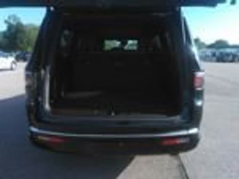 Used 2024 Jeep Wagoneer L Series II RWD image 11