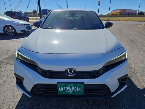 Used 2023 Honda Civic Sport image 3