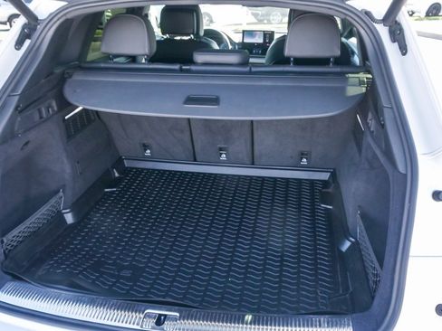 Used 2021 Audi SQ5 Premium w/ Convenience Package image 24