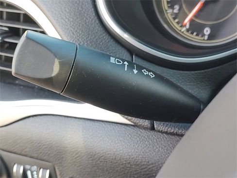 Certified 2021 Jeep Cherokee Latitude Lux w/ Comfort/Convenience Group image 26