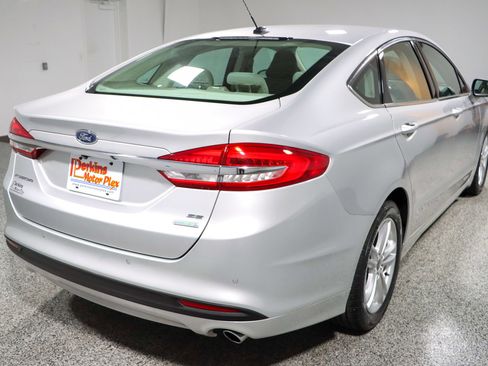 Used 2018 Ford Fusion SE image 7