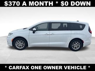 Used 2023 Chrysler Pacifica Touring-L video 2