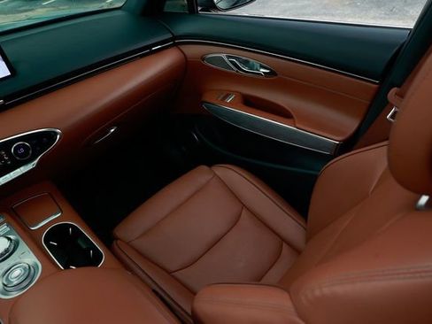 Used 2022 Genesis GV70 2.5T w/ Advanced Package image 24