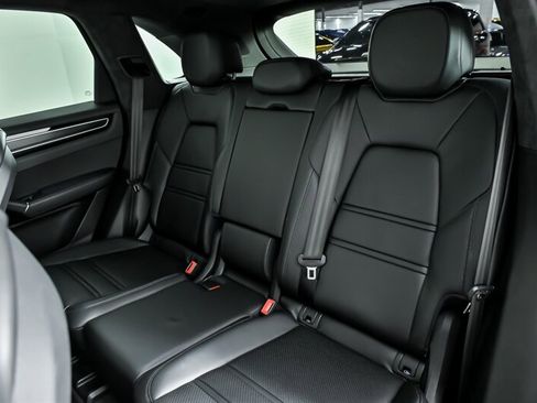 Used 2023 Porsche Cayenne GTS AWD/4WD image 25