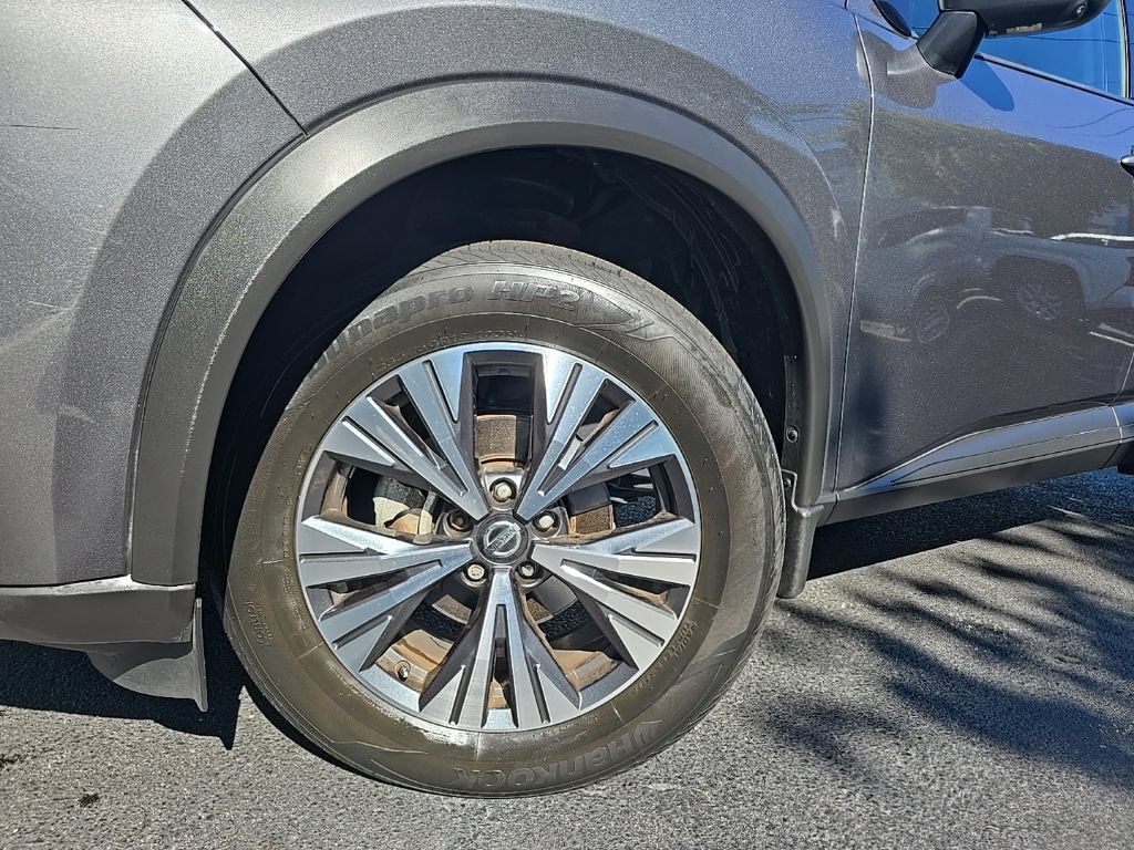 Used 2021 Nissan Rogue SV w/ Premium Package AWD/4WD image 2