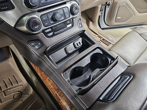 Certified 2017 Chevrolet Suburban Premier image 31