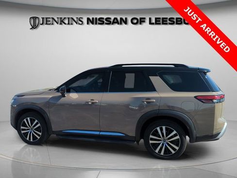 Certified 2023 Nissan Pathfinder Platinum image 10