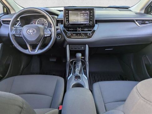 Certified 2022 Toyota Corolla Cross LE image 16