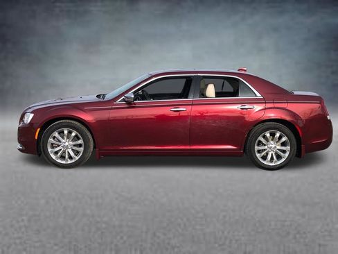 Used 2018 Chrysler 300 Limited w/ Safetytec Plus Group image 3