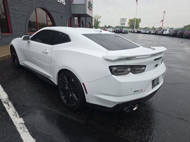 Used 2022 Chevrolet Camaro ZL1 RWD image 4