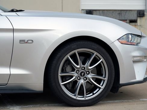 Used 2018 Ford Mustang GT Premium w/ Equipment Group 401A RWD image 28