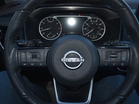 Used 2023 Nissan Rogue SL w/ SL Premium Package image 16