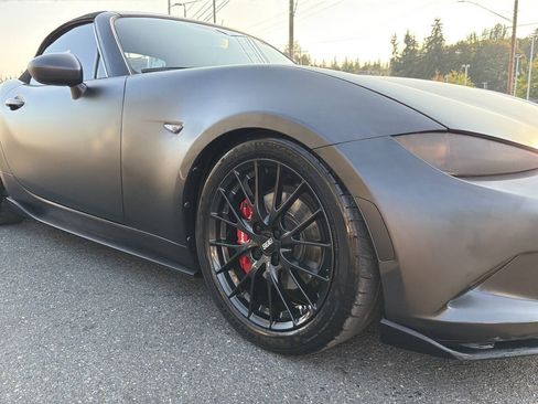 Used 2017 MAZDA MX-5 Miata Club w/ Brembo/BBS Package RWD image 11