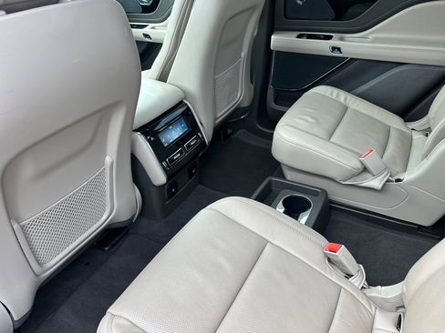 Used 2023 Lincoln Aviator Reserve w/ Elements Package Plus image 15