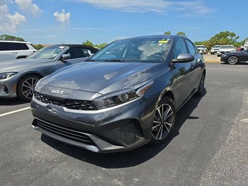 Certified 2024 Kia Forte LXS w/ LXS Technology Package FWD image 7