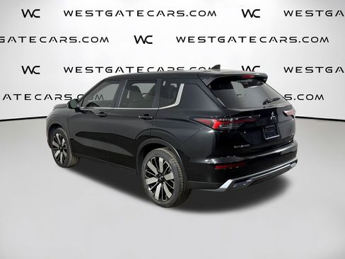 Used 2025 Mitsubishi Outlander AWD image 47