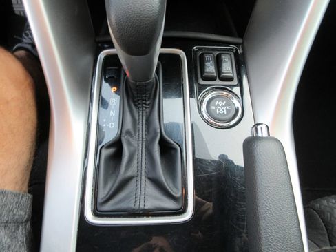 Used 2025 Mitsubishi Eclipse Cross LE AWD/4WD image 28