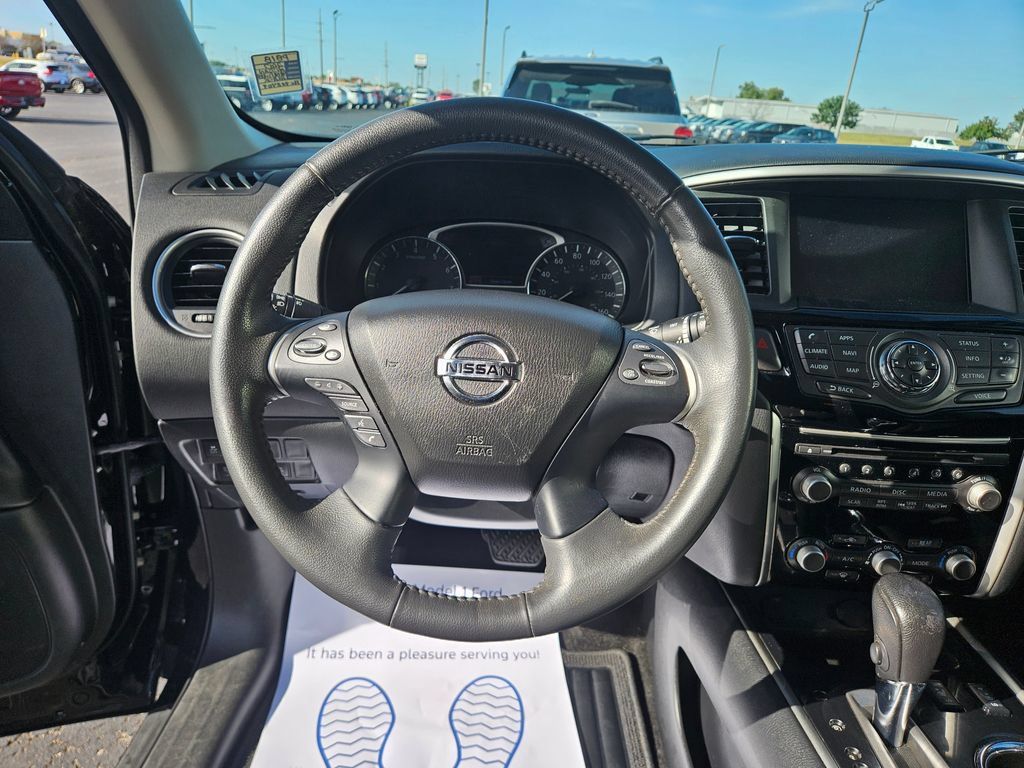 Used 2017 Nissan Pathfinder SV w/ SV Tech Package AWD/4WD image 17