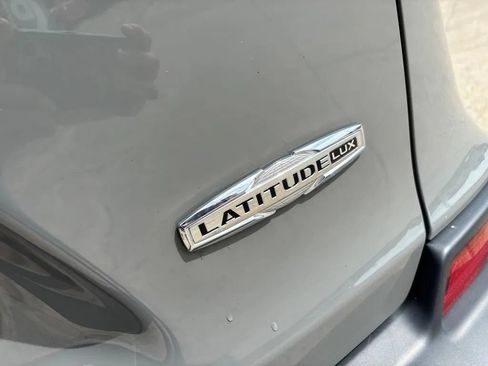 Used 2021 Jeep Cherokee Latitude Lux AWD/4WD image 10