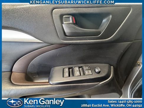Used 2017 Toyota Highlander Plus AWD/4WD image 9