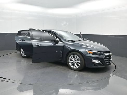 Used 2020 Chevrolet Malibu LT FWD image 42