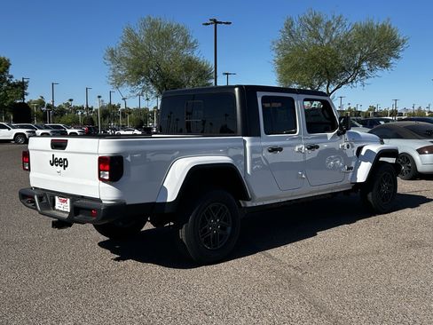 New 2025 Jeep Gladiator Sport AWD/4WD image 5