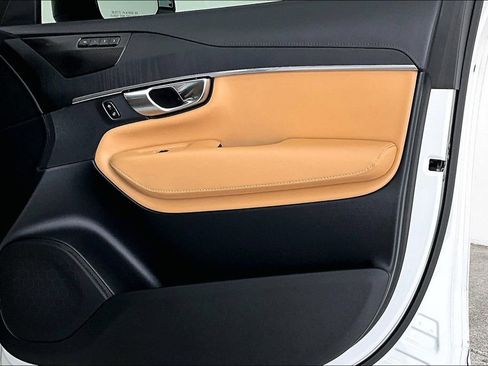 Used 2023 Volvo XC90 T8 Ultimate image 25