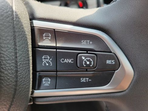 Certified 2023 Jeep Compass Limited AWD/4WD image 11