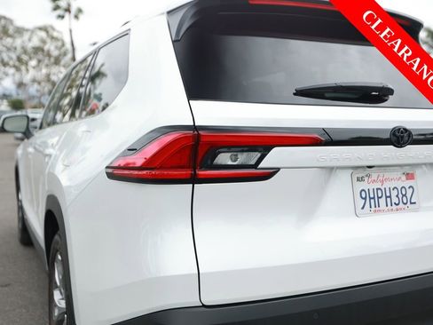 Used 2024 Toyota Grand Highlander FWD image 13