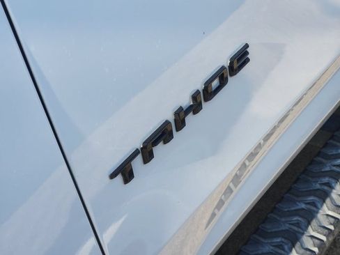 Used 2024 Chevrolet Tahoe Z71 w/ Luxury Package AWD/4WD image 11