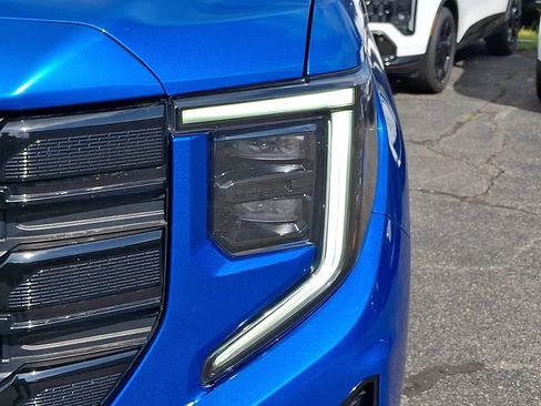 Used 2022 GMC Sierra 1500 Elevation w/ Max Trailering Package AWD/4WD image 11
