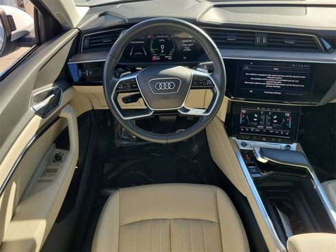 Used 2021 Audi e-tron Premium Plus w/ Premium Plus Package image 13