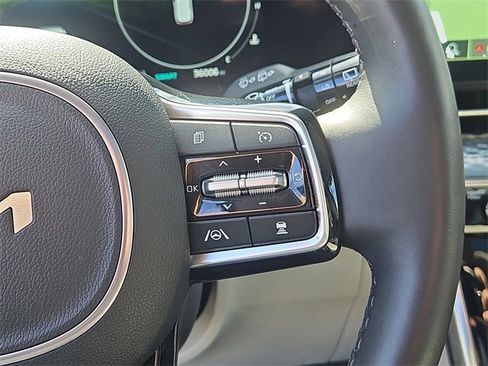 Certified 2024 Kia Carnival SX Prestige image 30