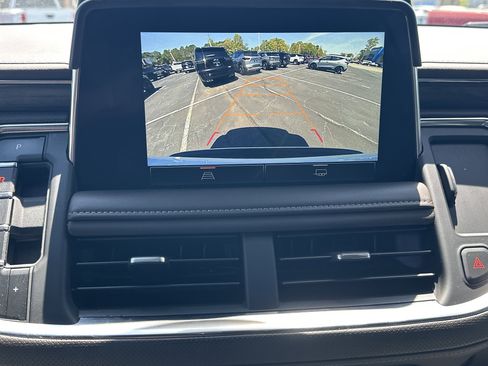 Used 2023 GMC Yukon XL SLT AWD/4WD image 31