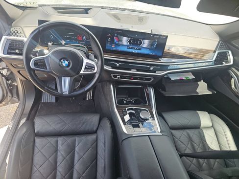 Used 2025 BMW X6 xDrive40i w/ Climate Comfort Package AWD/4WD image 3