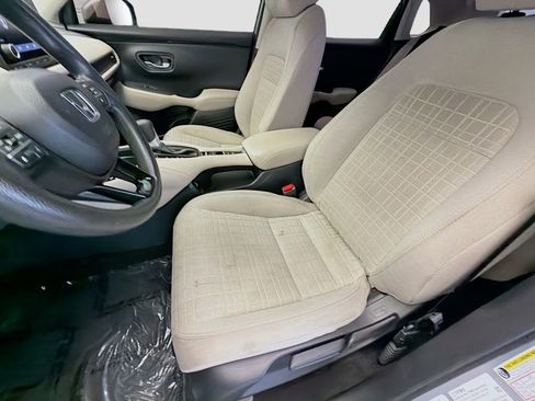 Used 2023 Honda HR-V LX image 11