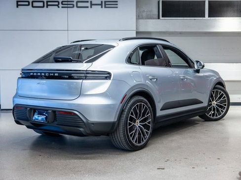 Certified 2025 Porsche Macan Electric image 8