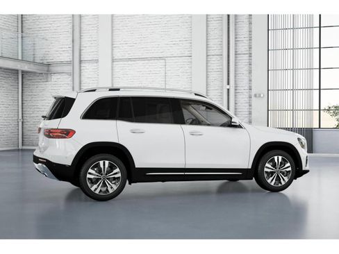 New 2026 Mercedes-Benz GLB 250 4MATIC image 18