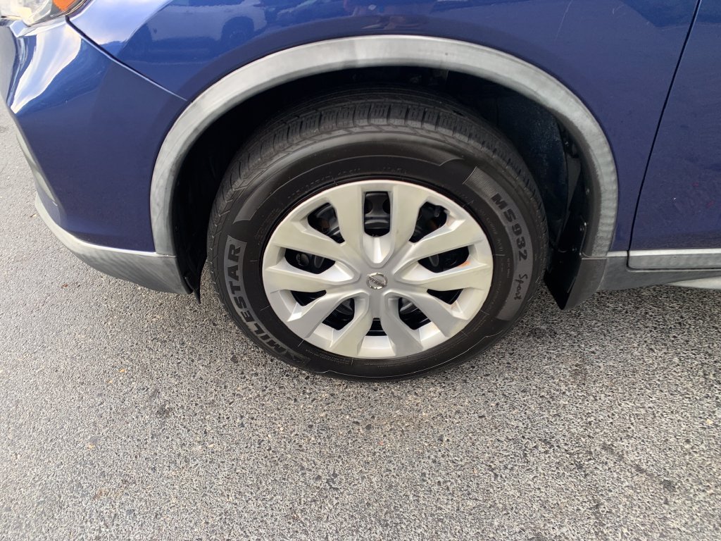 Used 2018 Nissan Rogue S AWD/4WD image 27