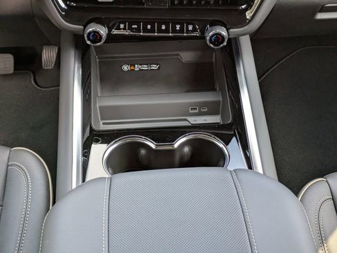 New 2026 Chevrolet Suburban Premier w/ Sun And Tow Package image 20