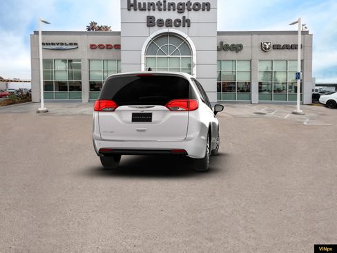 New 2026 Chrysler Voyager LX image 14