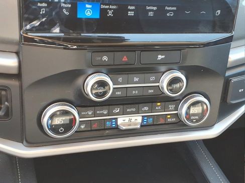 Used 2024 Ford Expedition XLT image 17