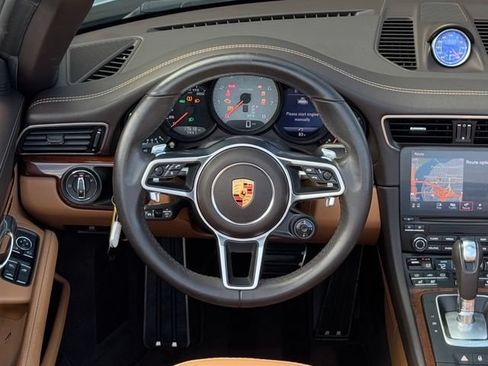 Used 2018 Porsche 911 Carrera 4S AWD/4WD image 16